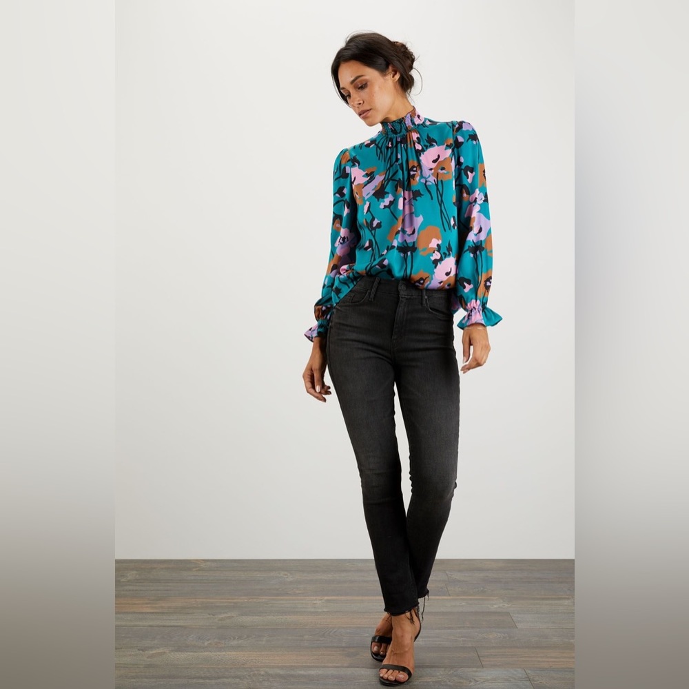 Tucker NYC Stella Top
Dini's Teal Floral in Crepe de Chine